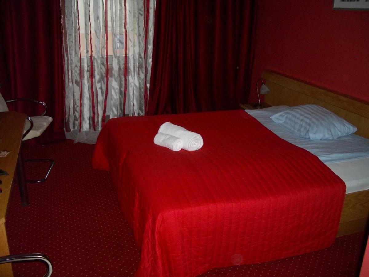Kardamon Bed and Breakfast Żary Værelse billede